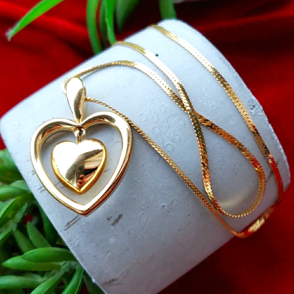 Darling Vtg Trifari Double Heart Pendant Necklace